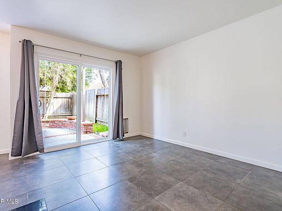 3rd image of 2344 Hampton Ave