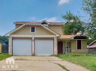 1004 E Logan St, Round Rock, TX 78664