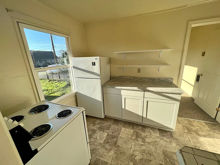 215 N Ivy St #1 — Photo 3
