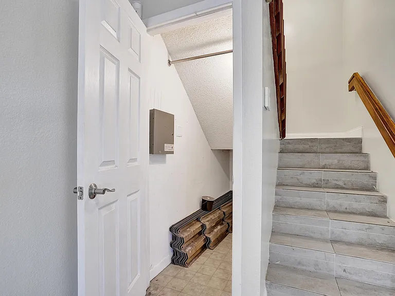 4260 Village Dr #D — Photo 11