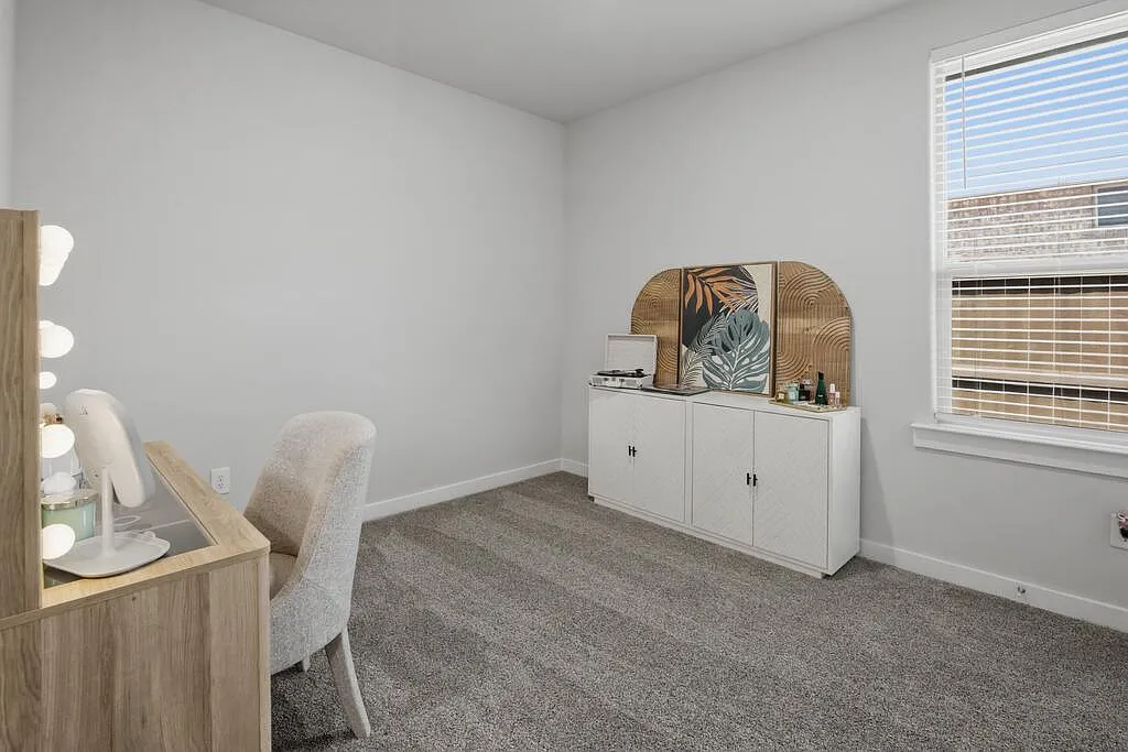 4 bed, 2.0 bath, 2271 sqft, $3,300 — Photo 3