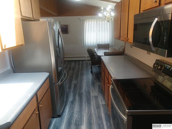 5th image of 8818 12th Ave