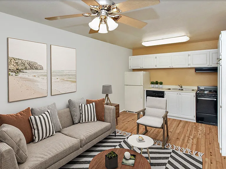 La Hacienda Apartment Homes — Photo 9