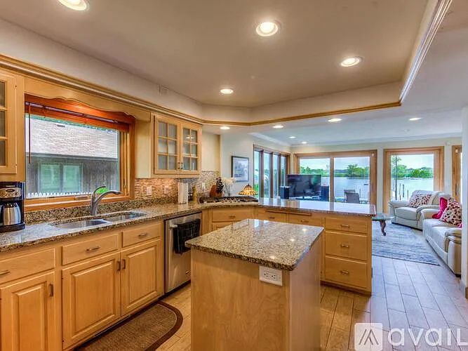 2815 McKenzie Point Rd — Photo 9