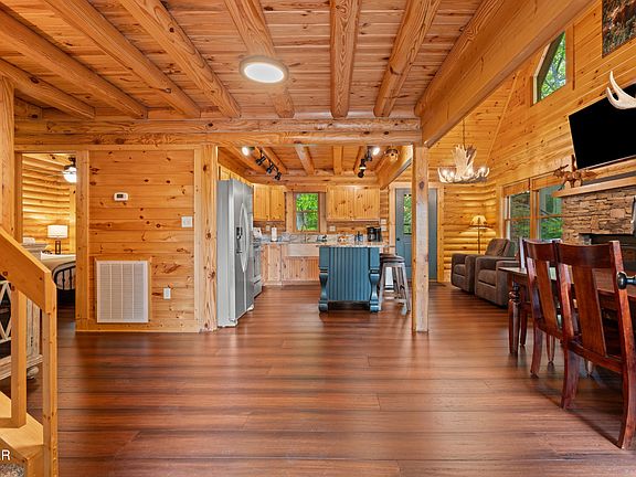 5th image of 503 Deer Path Ln