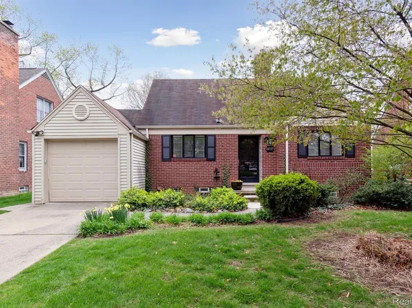 10725 Borgman Ave, Huntington Woods, MI 48070