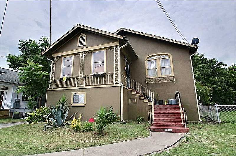 1st image of 8722 Apricot St