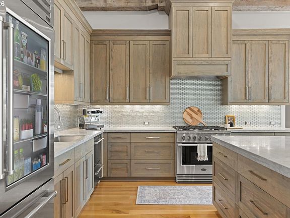 4th image of 2193 NE 3rd Ave