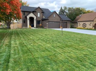 26485 S River Rd, Harrison Township, MI 48045