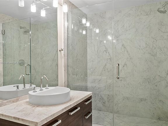 2nd image of 253 NE 2nd St #6