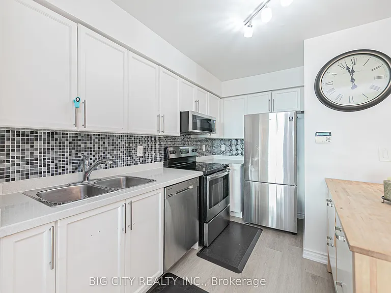 23 Oneida Cres #1206 — Photo 12