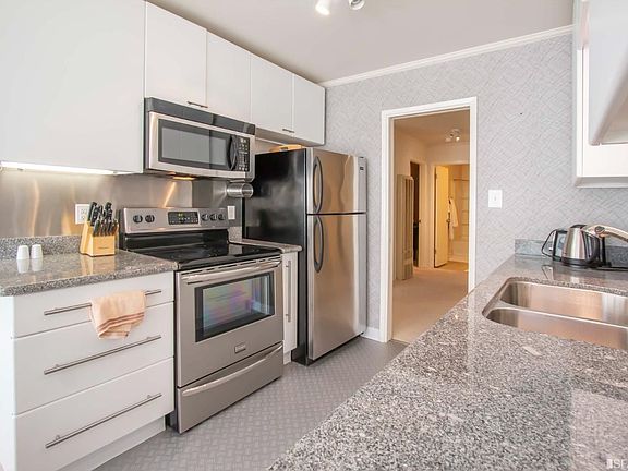 5th image of 1235 Waller St APT 3