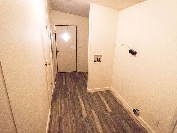 5th image of 657 Fir Ln