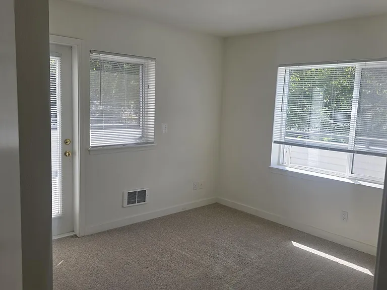 Issaquah Valley Place — Photo 15