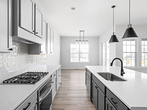 5th image of 2029 Granville Dr