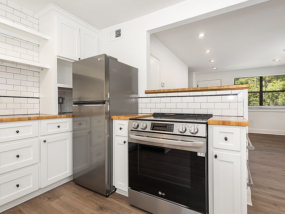 5th image of 66 Faris Cir