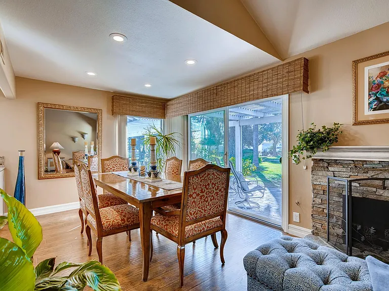 24326 Toledo Ln — Photo 8