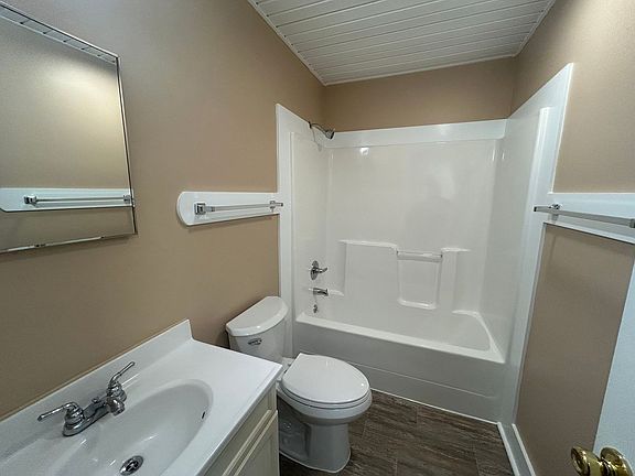 5th image of 250 N Washington Ave #23