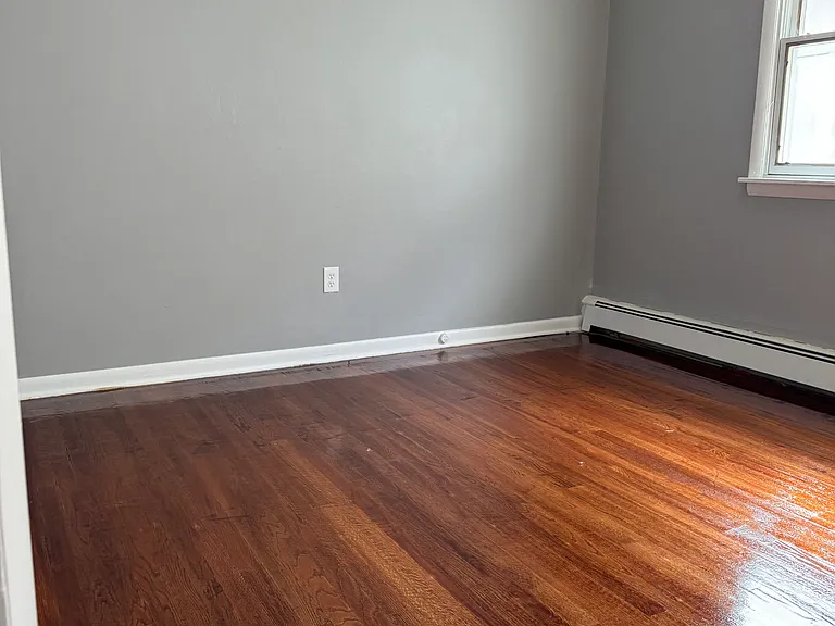 571 Morris St #1 — Photo 26