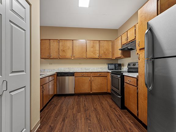 5th image of 16851 Harlem Ave #304