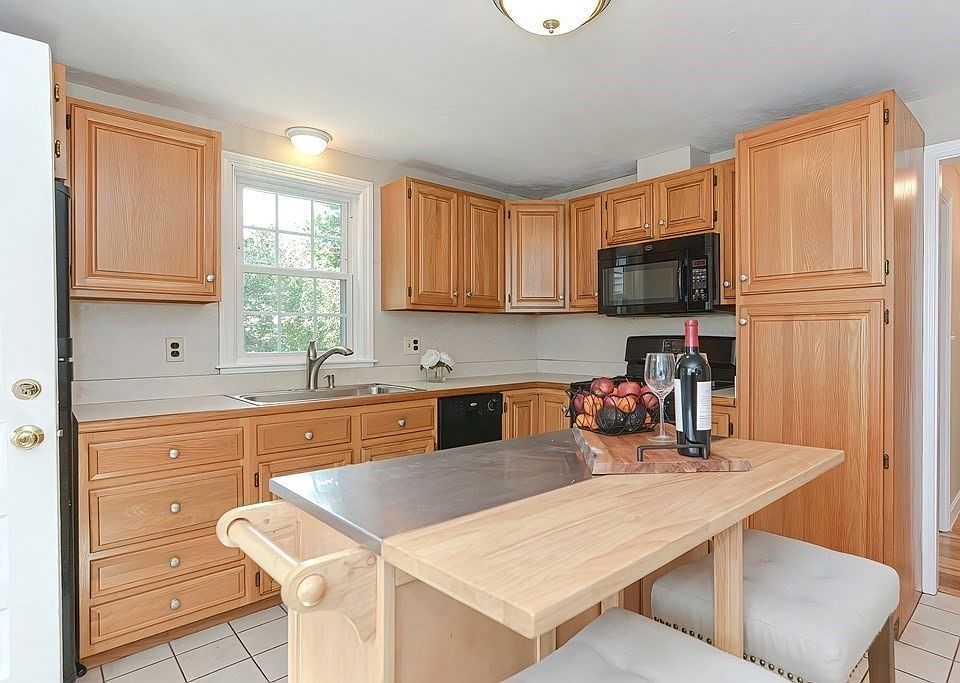 556 Winter St, Walpole, MA 02081 Zillow