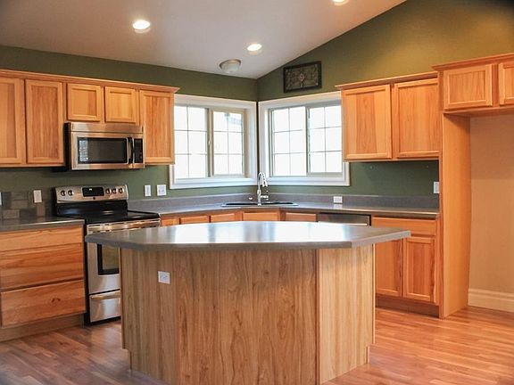 3rd image of 3165 Guadeloupe Dr