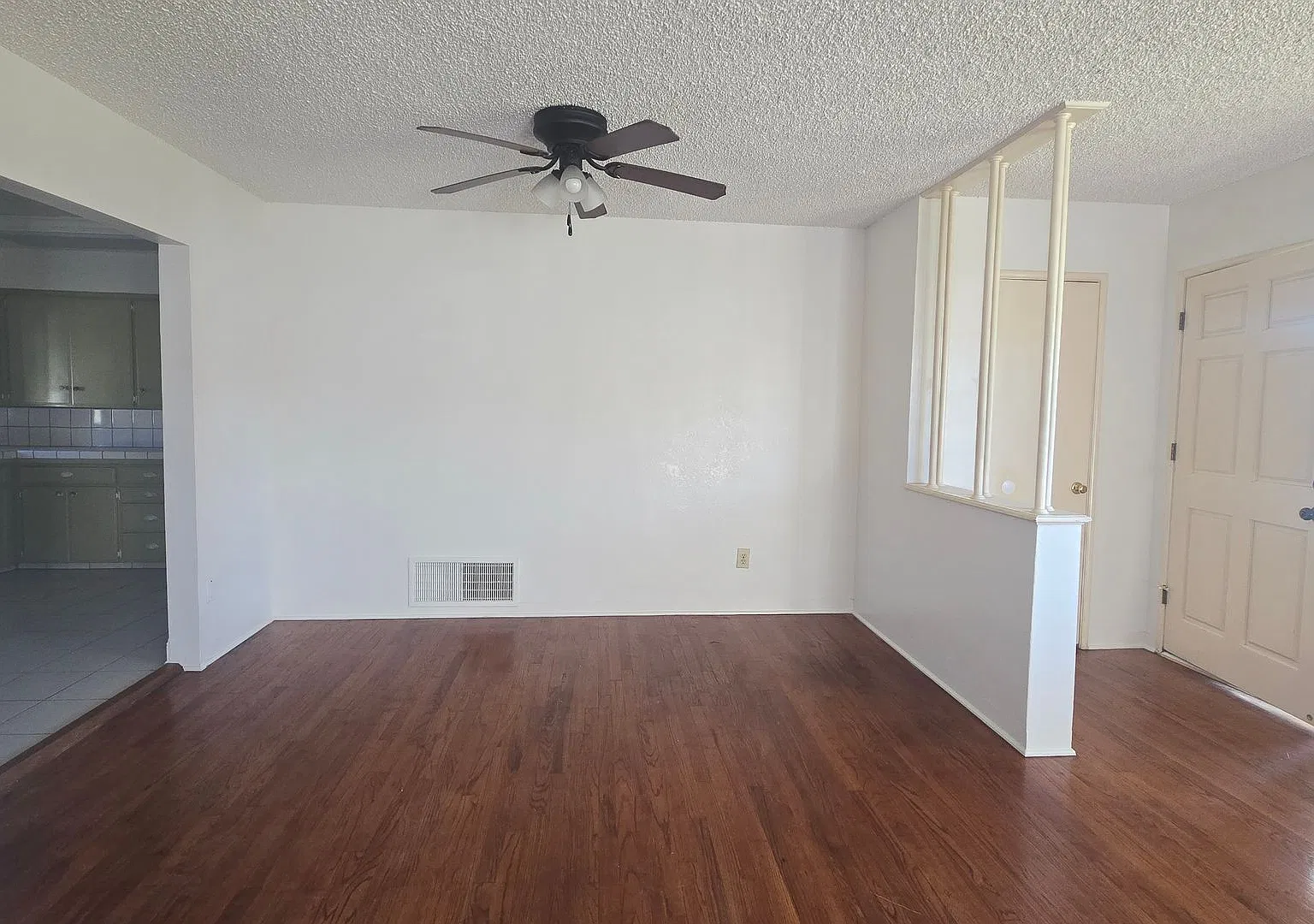 3 Br 1 Ba available Now — Photo 4