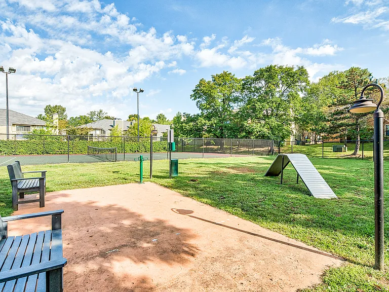 Stoney Brooke Apartments — Photo 24
