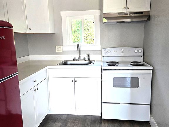 5th image of 704 Railroad Ave #6