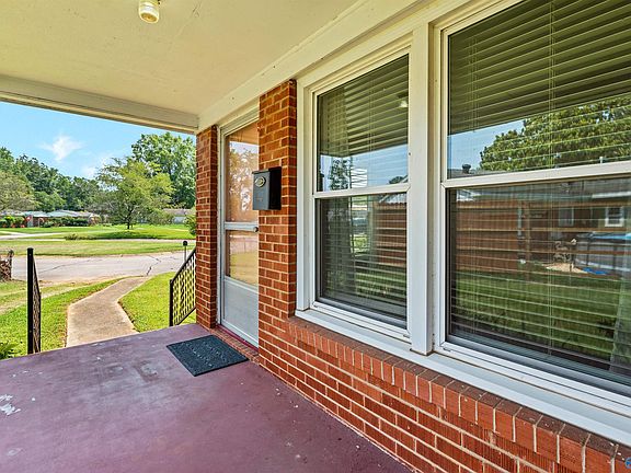 4th image of 2802 Thurman Cir SW