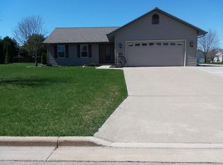 216 N 12th Ave, Winneconne, WI 54986