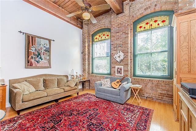 1st image of 1107 S Peters St APT 212