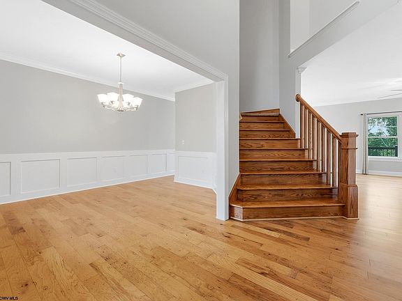5th image of 40 Park Ridge Dr