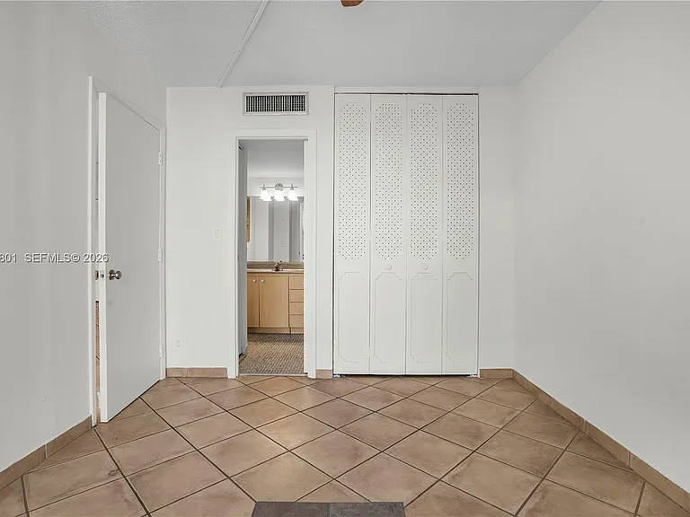 20500 W Country Club Dr #607 — Photo 25
