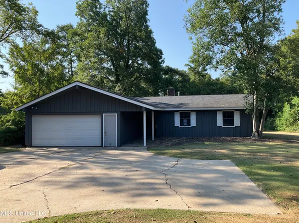 204 Cypress Dr, Indianola, MS 38751