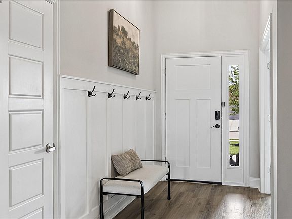 3rd image of 10227 Whitney Reach Dr
