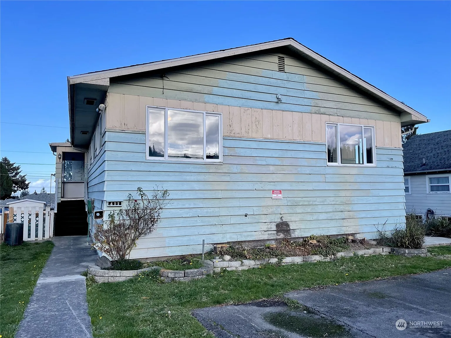 411 E Lopez Ave photo 1