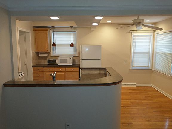 4th image of 13671 Hart Ave