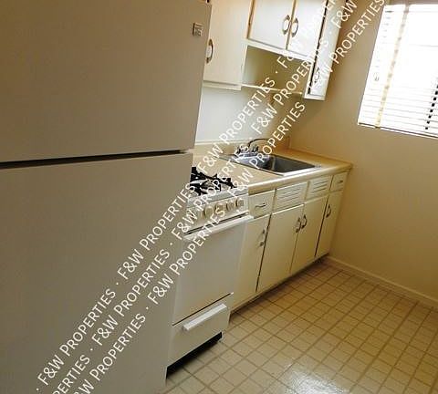 5th image of 1769 Clifton Ave APT 8