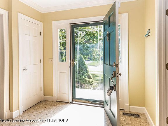 2nd image of 6404 Island Lake Dr