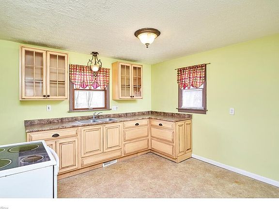 4th image of 195 Ferguson Dr