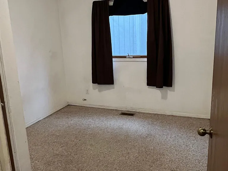 8943 Washburn St #B — Photo 16
