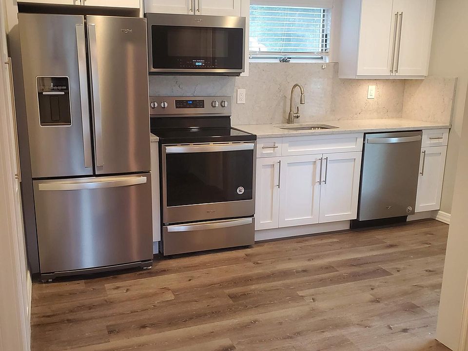 Fairfield Estates at Miller Place Apartment Rentals Miller Place, NY