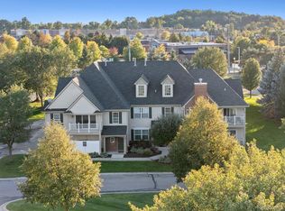 4050 Kirkway Ct, Howell, MI 48843