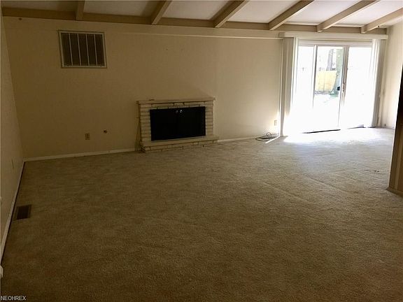 2nd image of 2437 Chestnut Dr