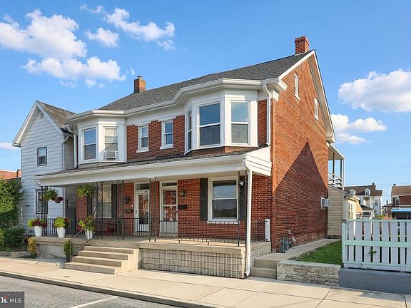 2nd image of 1504 Stanton St