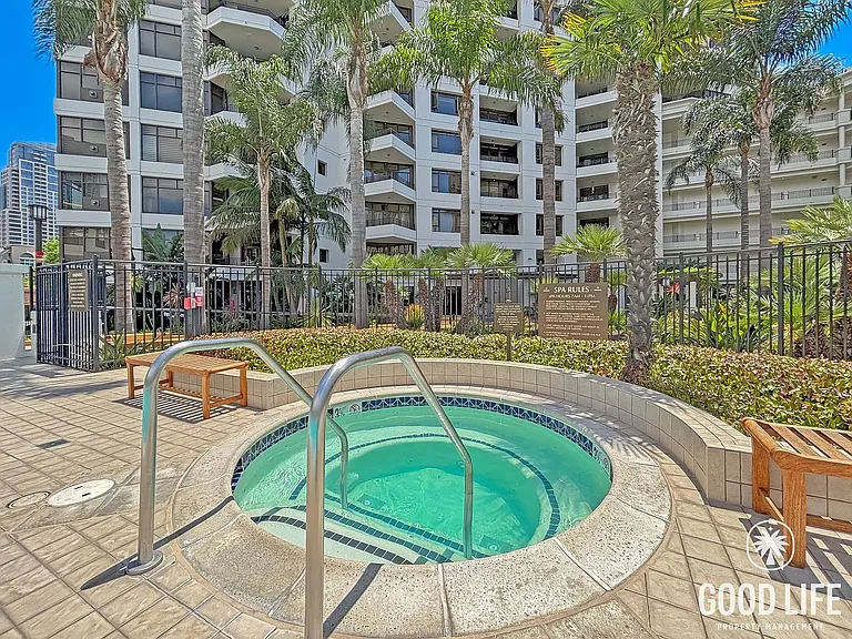 700 W Harbor Dr W #1306 — Photo 30