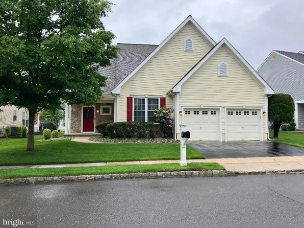 14 Morning Glory Dr, Marlton, NJ 08053