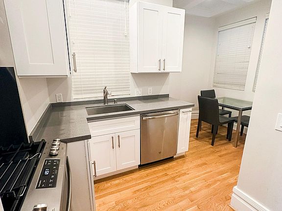 3rd image of 1647 Haight St #L