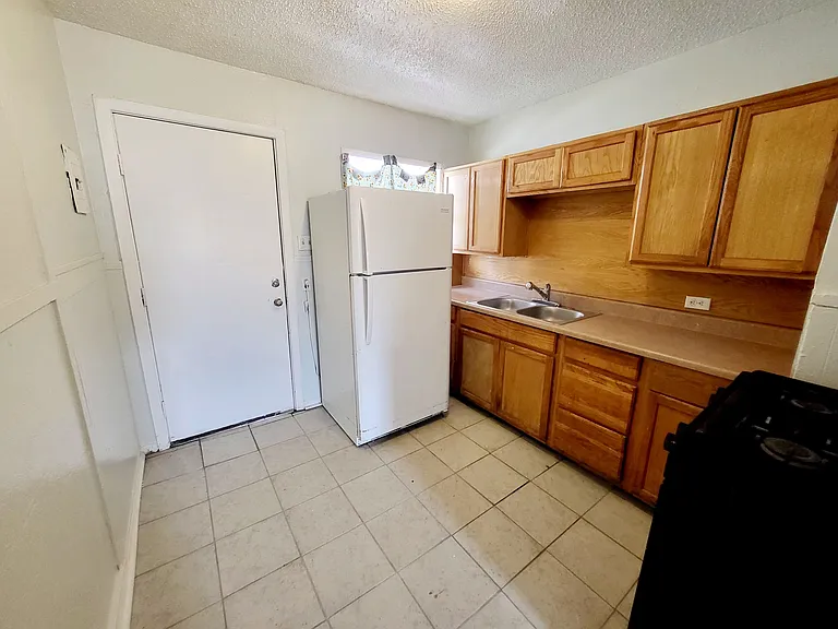 1501 Sycamore St #A — Photo 10